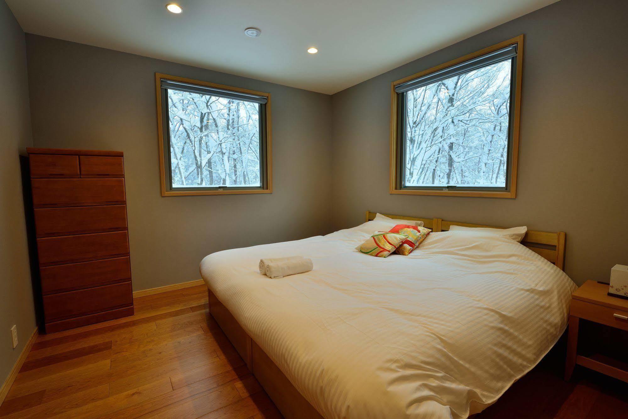 Bluebird Chalets Hakuba Extérieur photo